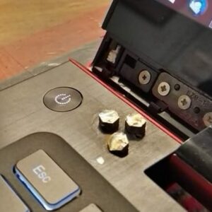 Nguyên Nhân Phổ Biến Gây Hư Hỏng Bản Lề Laptop