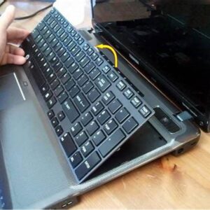 Tại Sao Bạn Cần Dịch Vụ Thay Bàn Phím Laptop Chuyên Nghiệp